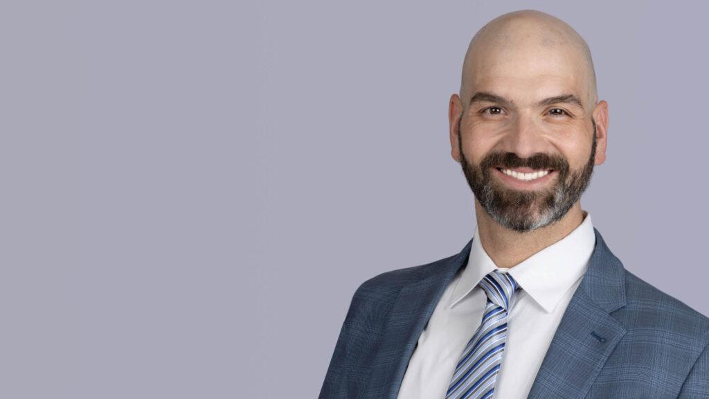 La oficina legal de Joel Chorny: Un puente entre idiomas Hola Tucson Mgz