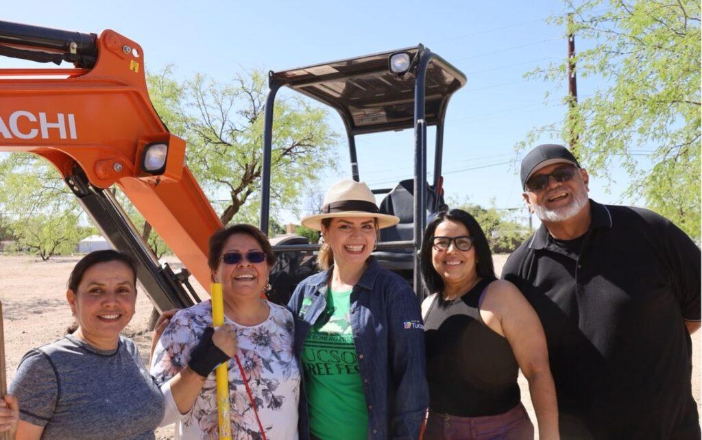 Plantar árboles Hola Tucson Mgz