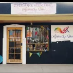 Un ejemplo es Jonni Campbell que maneja una notable organización sin fines de lucro llamada Differently Abled Entertaiment (DAE). Luego de una lesión en la columna vertebral a los 16 años